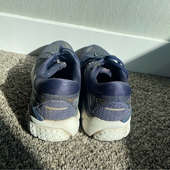 Used Brooks Adrenaline GTS 21 Size 11.5 - Picture 4 of 7